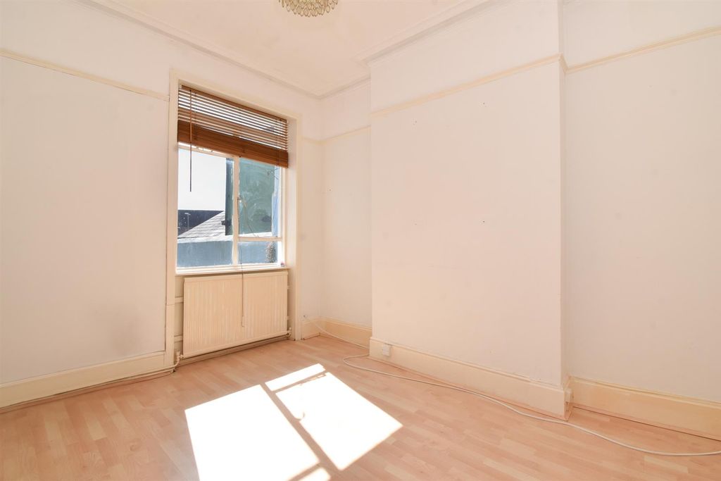 Property photo 3 of 27 Dining Room