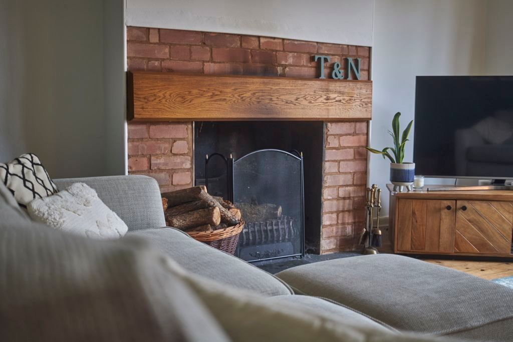 Property photo 2 of 20 Living Room