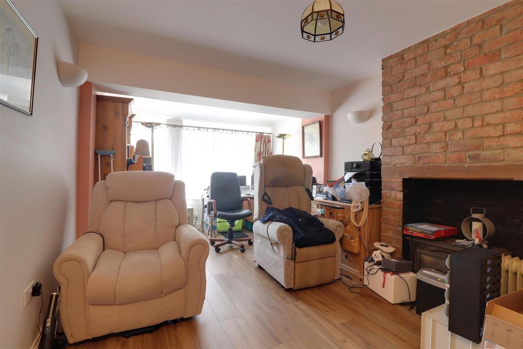 Property photo 3 of 16