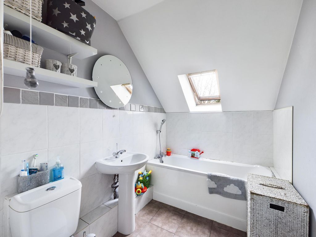 Property photo 3 of 12 Bathroom