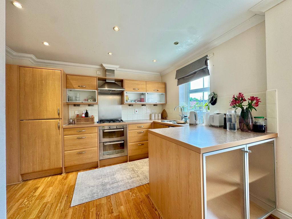 Property photo 3 of 20 Image