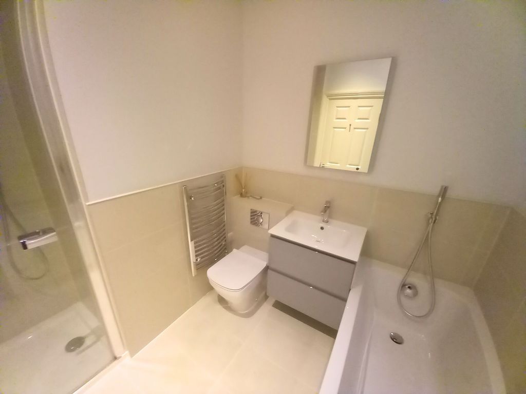 Property photo 3 of 8 Bathroom