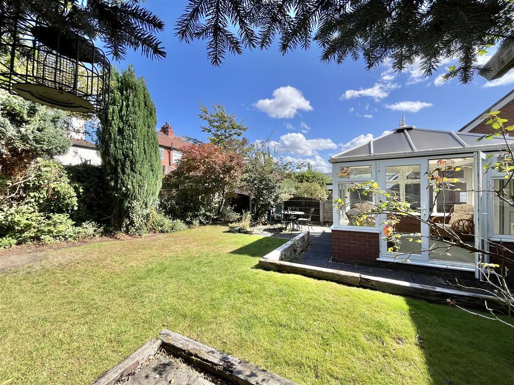 Additional image 4 of 3 bed detached bungalow for saleElm Grove, Glossop SK13