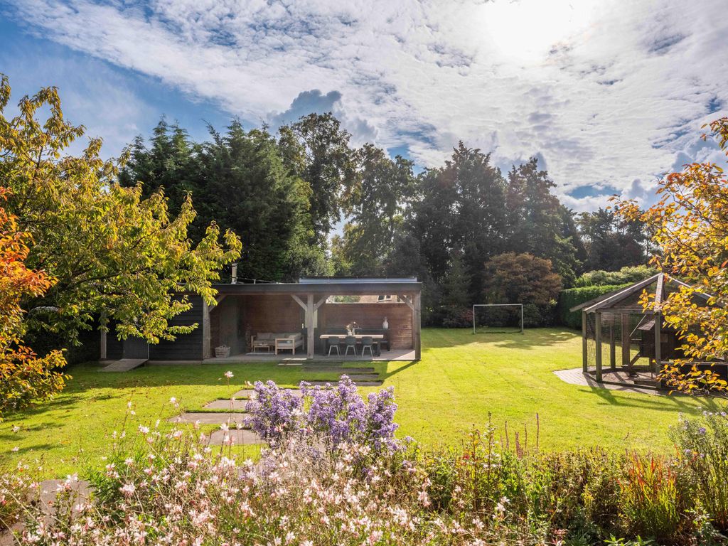 Property photo 2 of 46