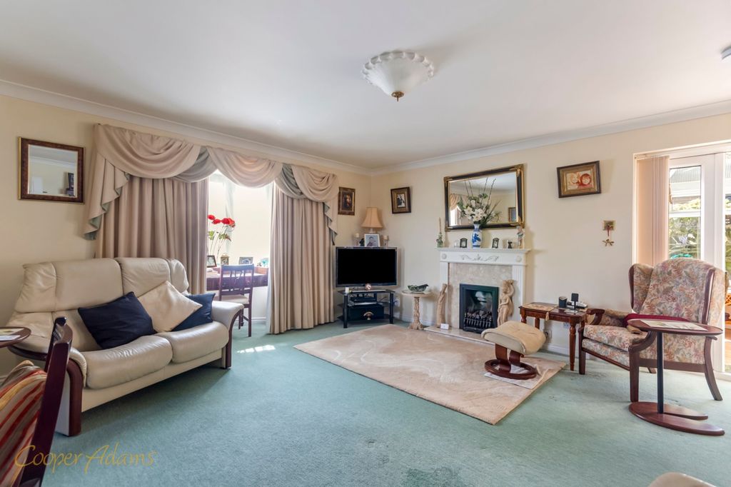 Property photo 3 of 15 Living Room