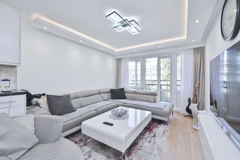 Property photo 1 of 18