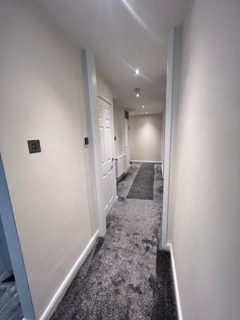 Property photo 1 of 11 Hallway