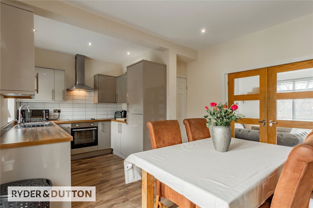 Property photo 1 of 24 Picture No. 09