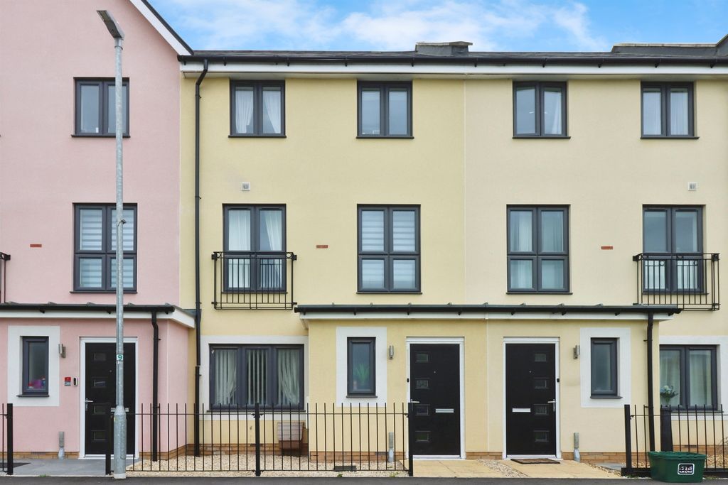 Property photo 1 of 24