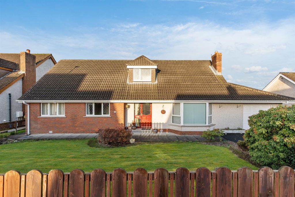 Property photo 2 of 38 24 Kirkwood Park 02.Jpg