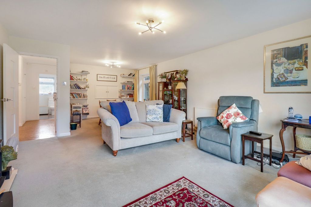 Property photo 3 of 12