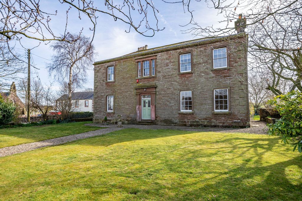 Property photo 2 of 33