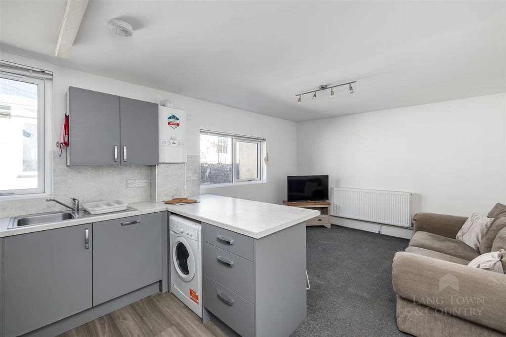 Property photo 2 of 17 0009.Jpg