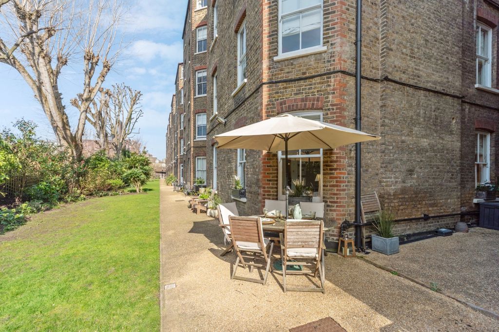 Property photo 2 of 16