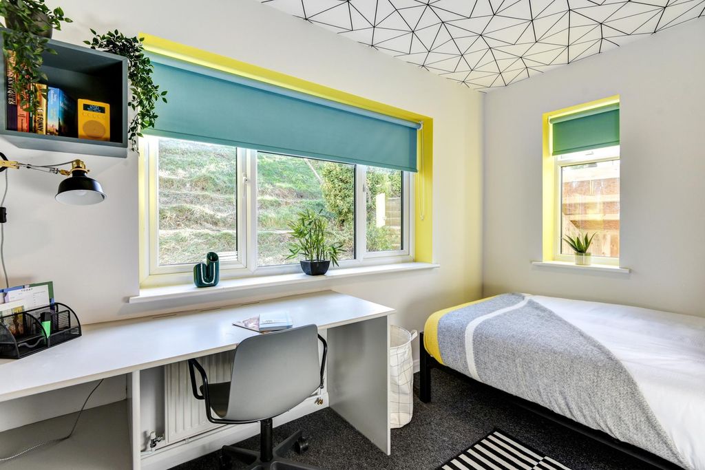 Property photo 1 of 5 Bright And Inviting Double Bedroom Featuring Large...