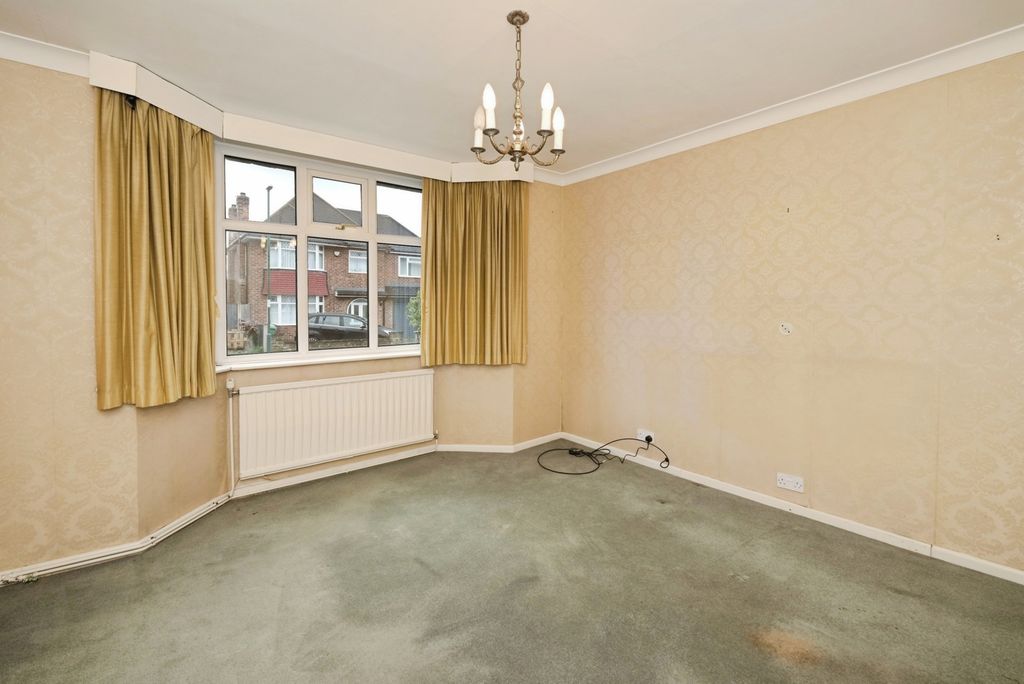 Property photo 3 of 17 Dining Room