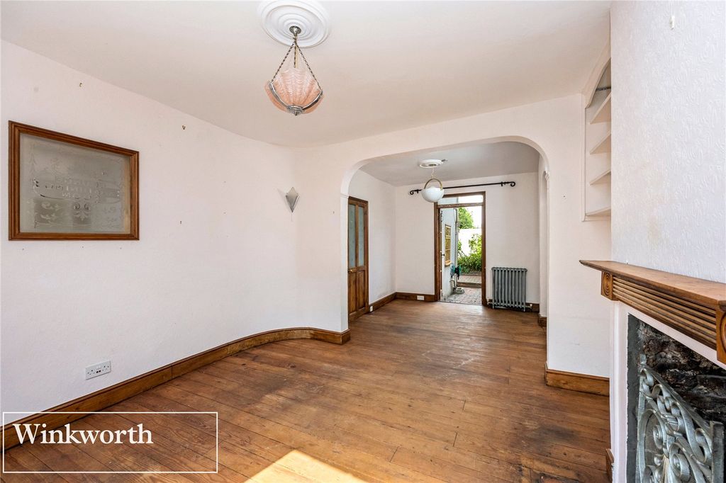 Property photo 2 of 19 Picture No. 12