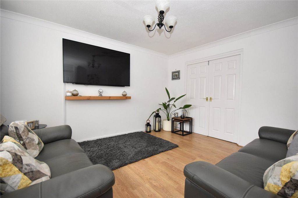 Property photo 2 of 22 Picture No. 28