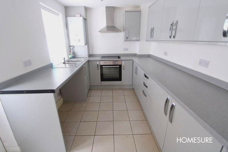 Property photo 3 of 8 Kitchen