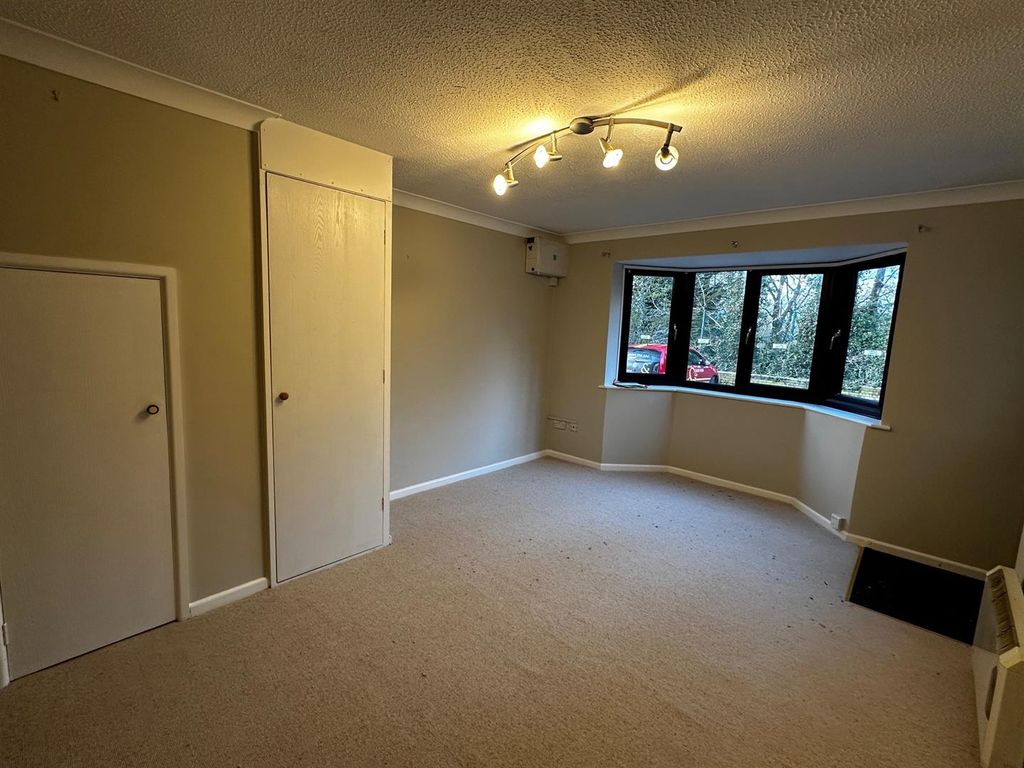 Property photo 2 of 6 Pic 5.Jpg