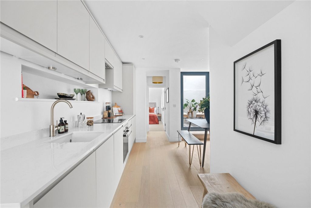 Property photo 1 of 7 Kitchen