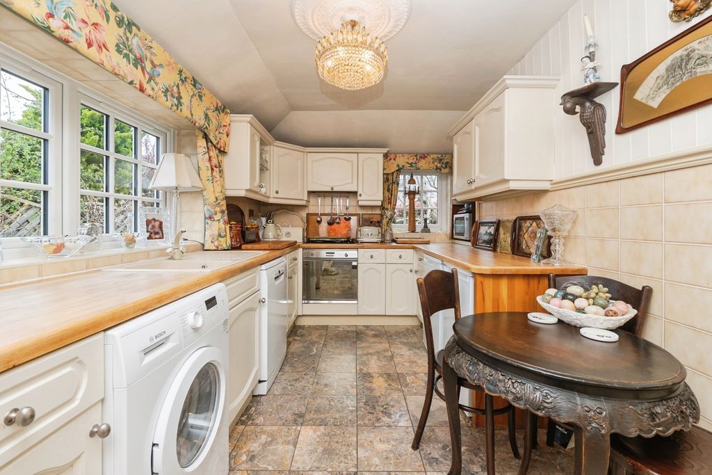 Property photo 2 of 16 Pbox-Img.Jpg