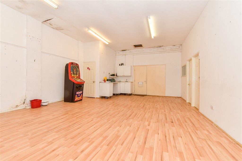 Property photo 2 of 7 Room 1