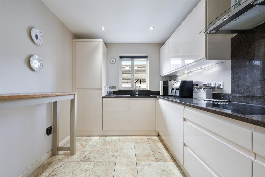 Property photo 3 of 16 Briarwood (2).Jpg