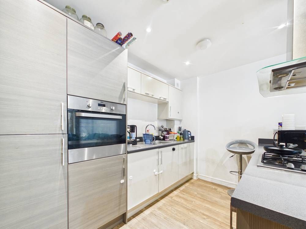 Property photo 3 of 12 Giraffe360-Still005