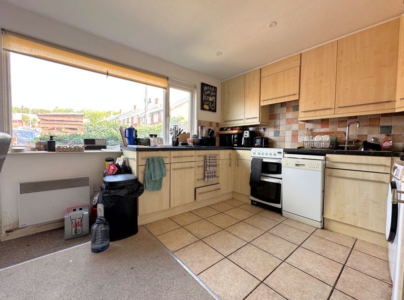 Property photo 3 of 17 Kitchen/Diner