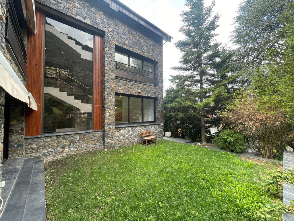 Property photo 2 of 30