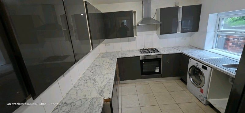 Property photo 2 of 8 Bright Modern Kitchen With L-Shaped Marble-Effect ...