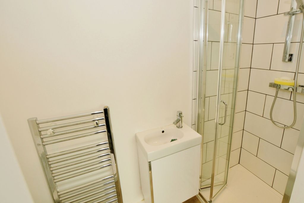 Property photo 3 of 31