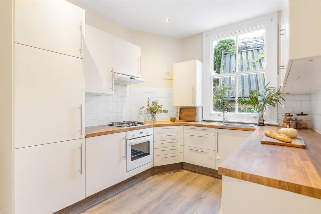 Property photo 3 of 12 Image