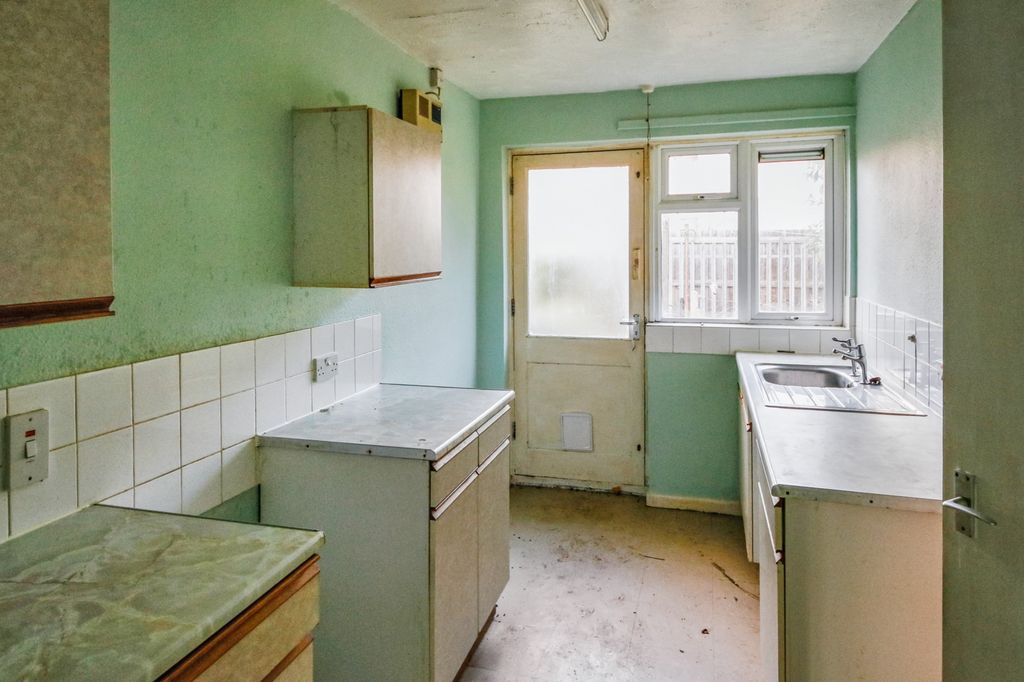 Property photo 2 of 9 20251114042233_Kitchen-3_Uvqgl.Jpg