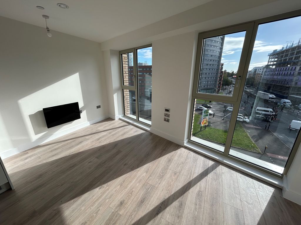 Property photo 3 of 8 Image