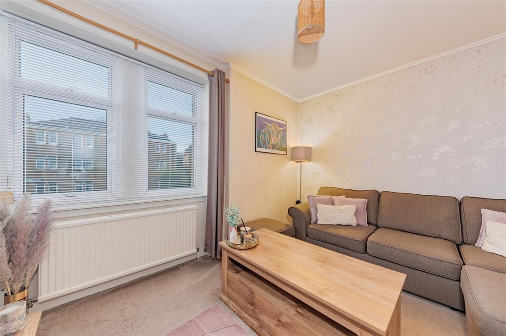 Property photo 2 of 12 1C Arklay Place Dundee-5.Jpg