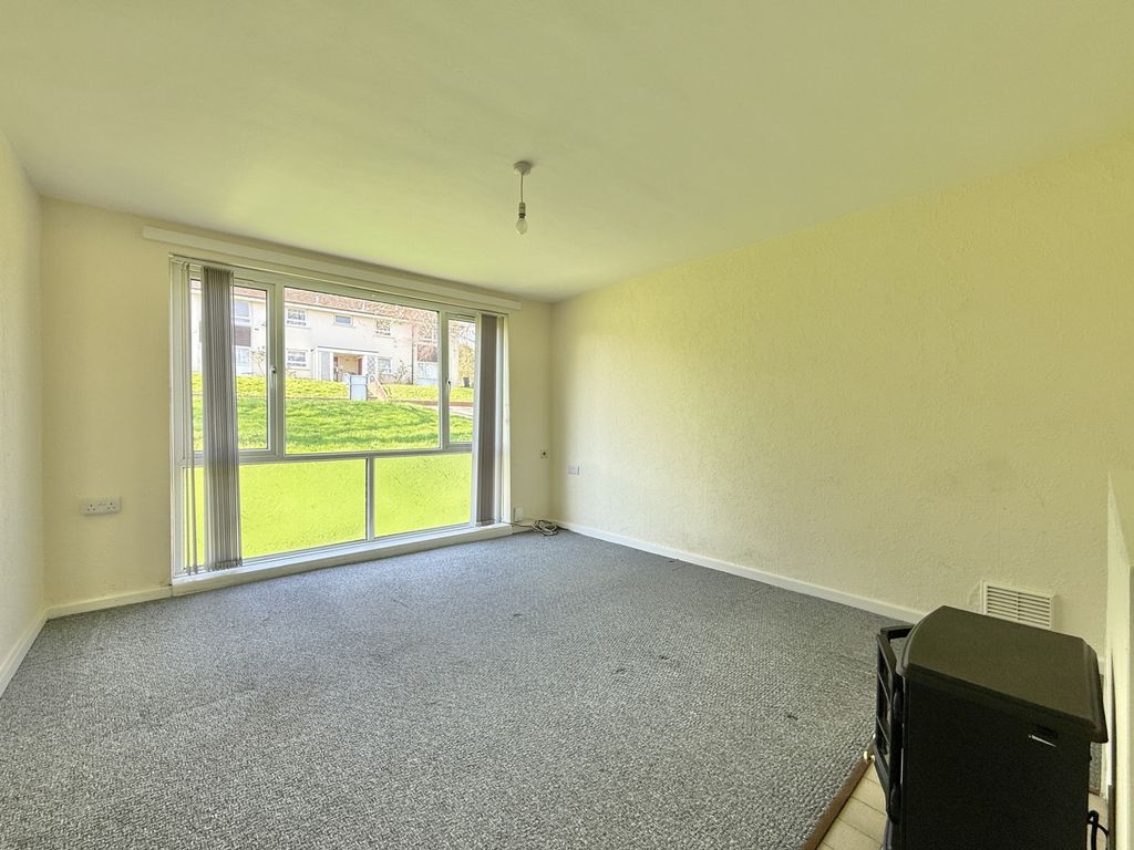 Property photo 2 of 8 Photo 3