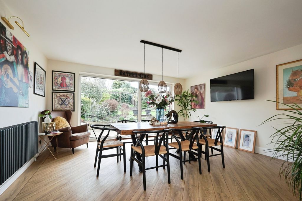 Property photo 3 of 27 Pbox-Img.Jpg