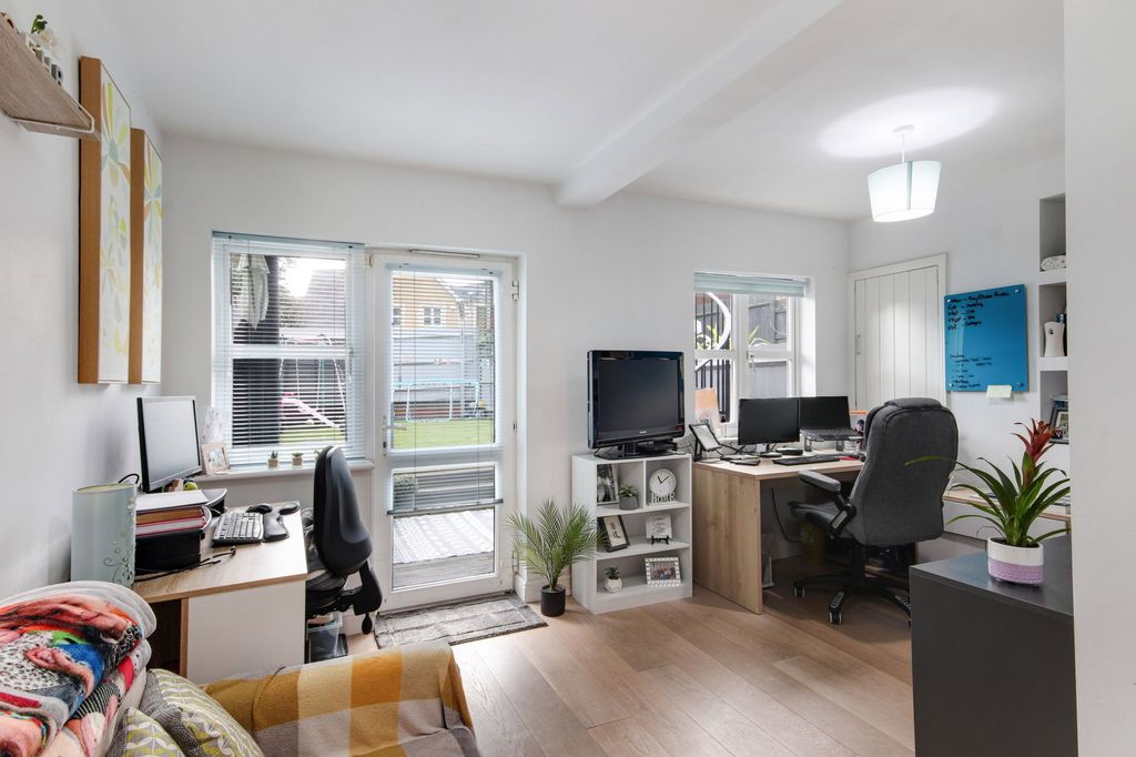 Property photo 3 of 22