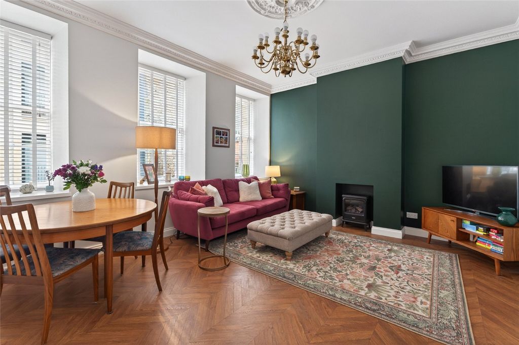 Property photo 2 of 29 Canon Street