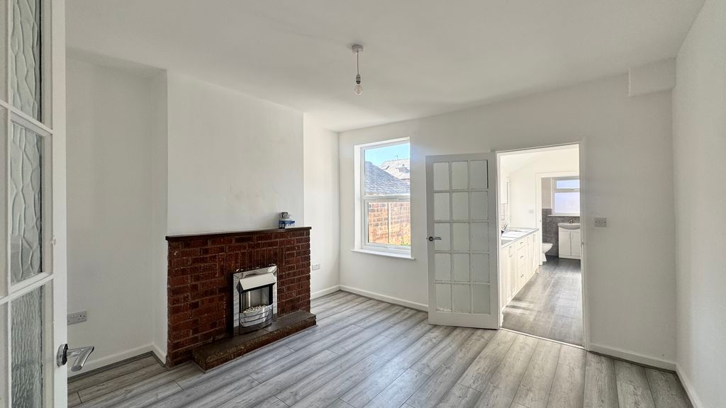 Property photo 3 of 19 Photo 5