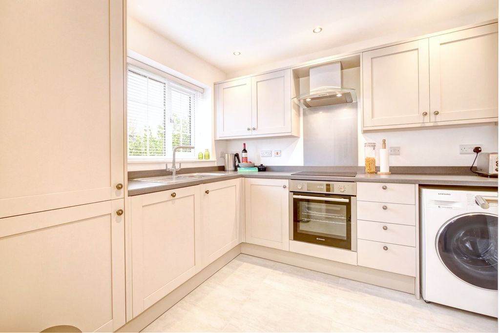 Property photo 3 of 26