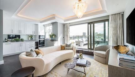 Property photo 1 of 11 Living Room