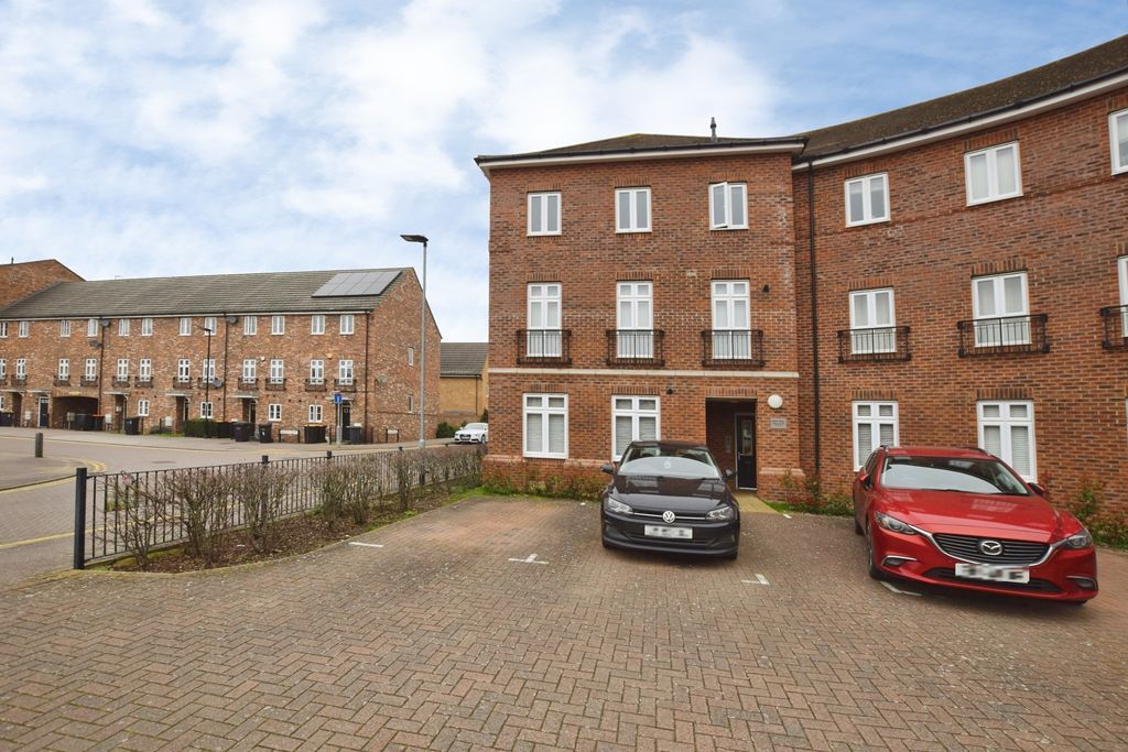 Property photo 2 of 15 Entrance