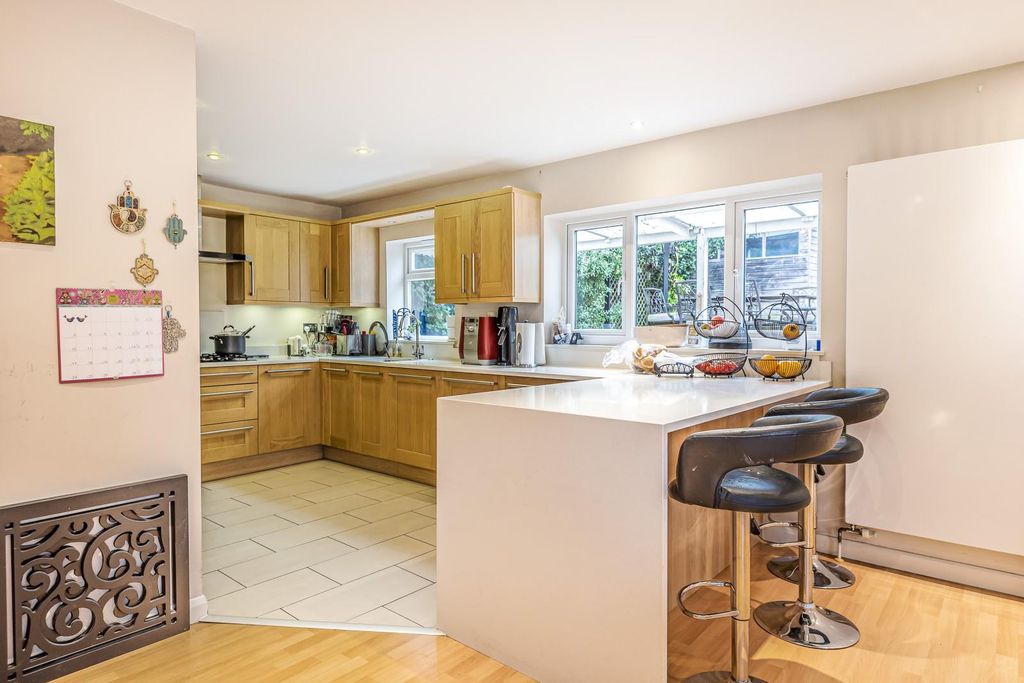 Property photo 1 of 11 Image