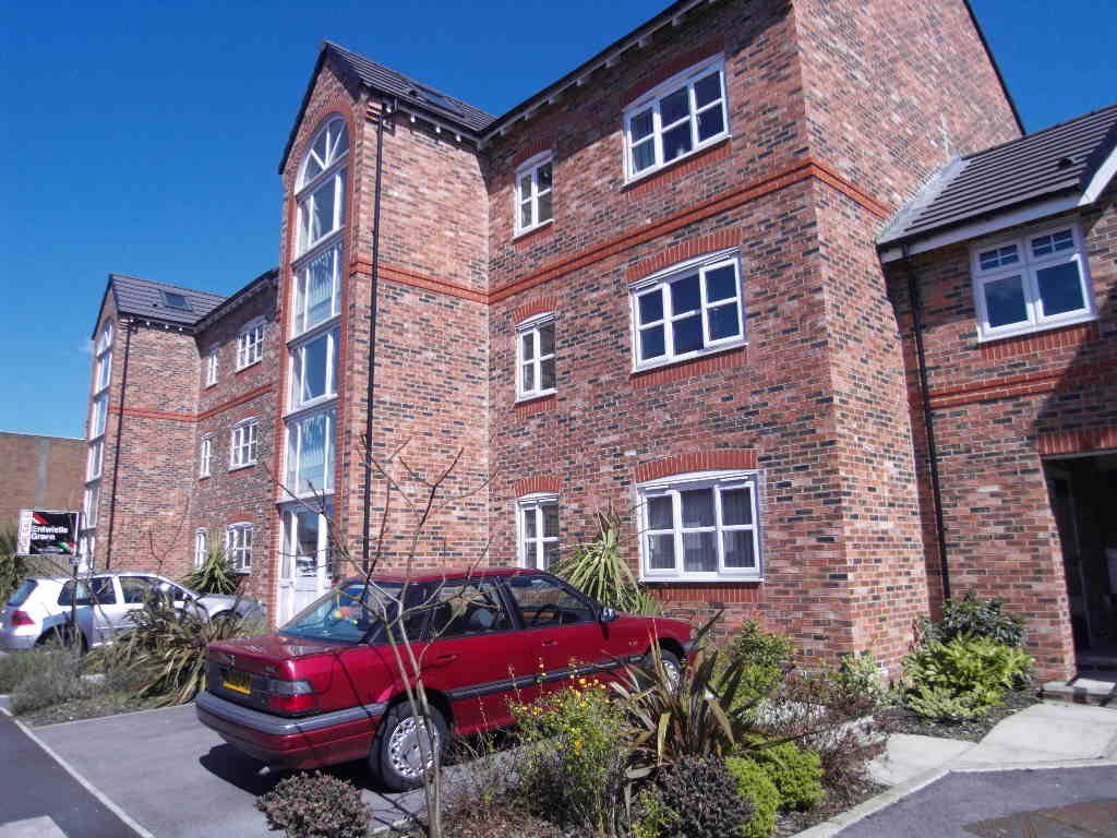 Property photo 1 of 13 Modern 2 Bed Apt