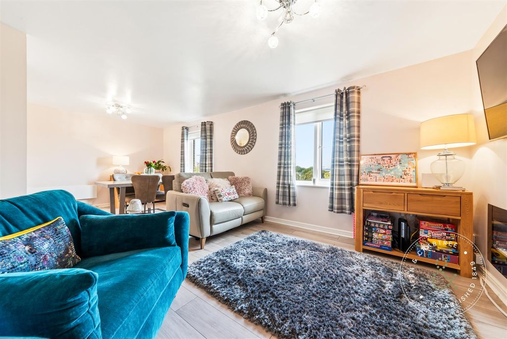 Property photo 2 of 24 Aprilia-House-13.Jpg