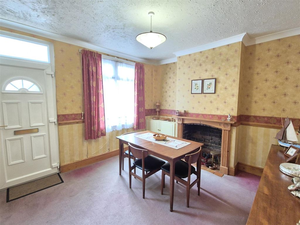 Property photo 2 of 16 Dining Room