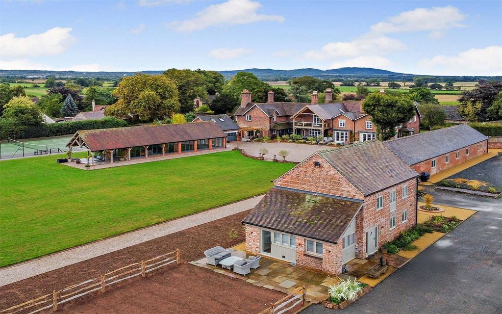 Property photo 1 of 50 House With Barns